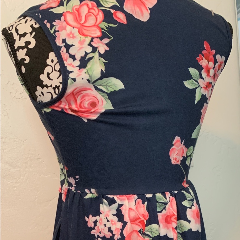 Blue breastfeeding dress with flowers and pockets